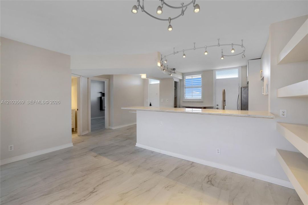 En Venta: $299,000 (2 camas, 2 baños, 1110 Pies cuadrados)