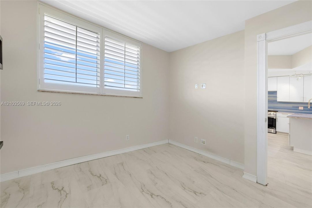 En Venta: $299,000 (2 camas, 2 baños, 1110 Pies cuadrados)