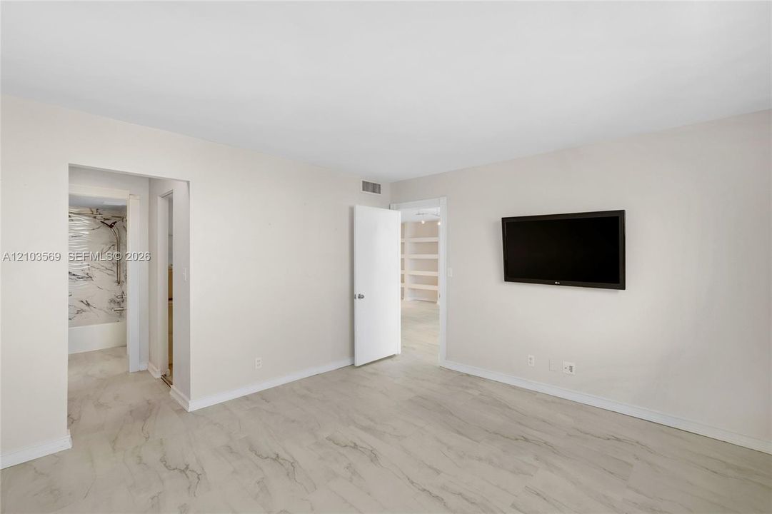 En Venta: $299,000 (2 camas, 2 baños, 1110 Pies cuadrados)