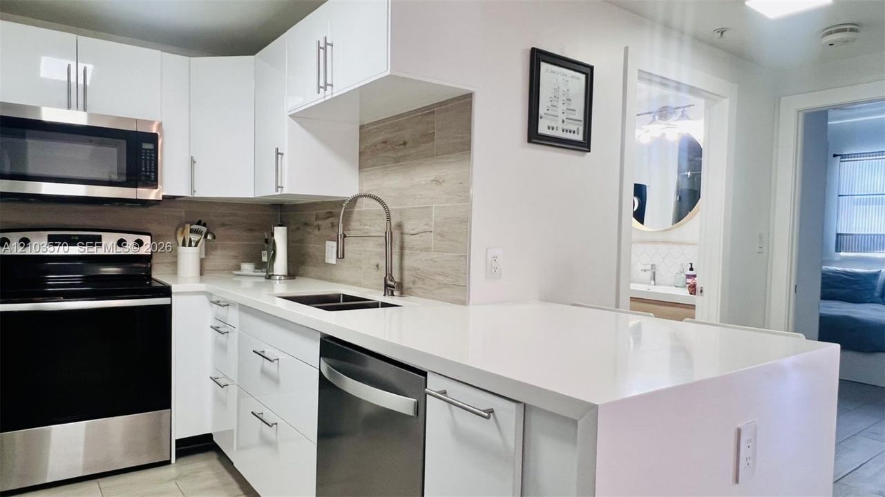 В аренду: $3,500 (2 спален, 2 ванн, 930 Квадратных фут)