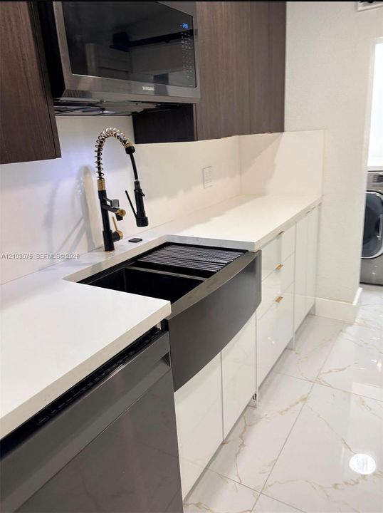 В аренду: $5,700 (4 спален, 4 ванн, 2136 Квадратных фут)