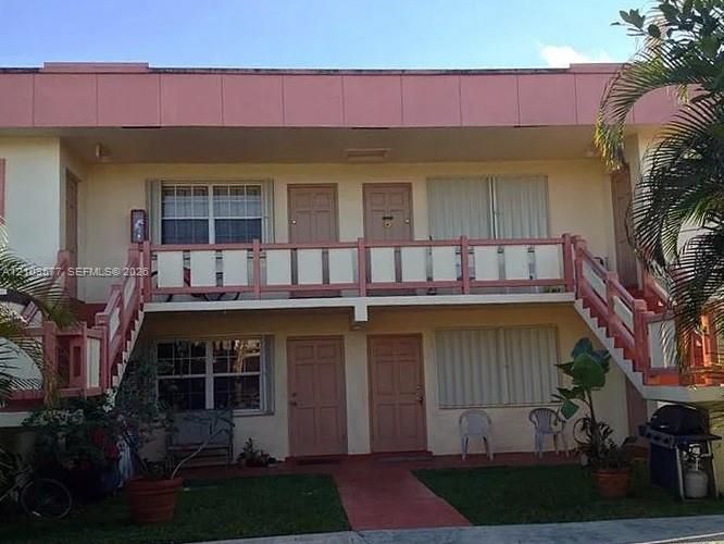 For Rent: $2,200 (2 beds, 1 baths, 3413 Square Feet)