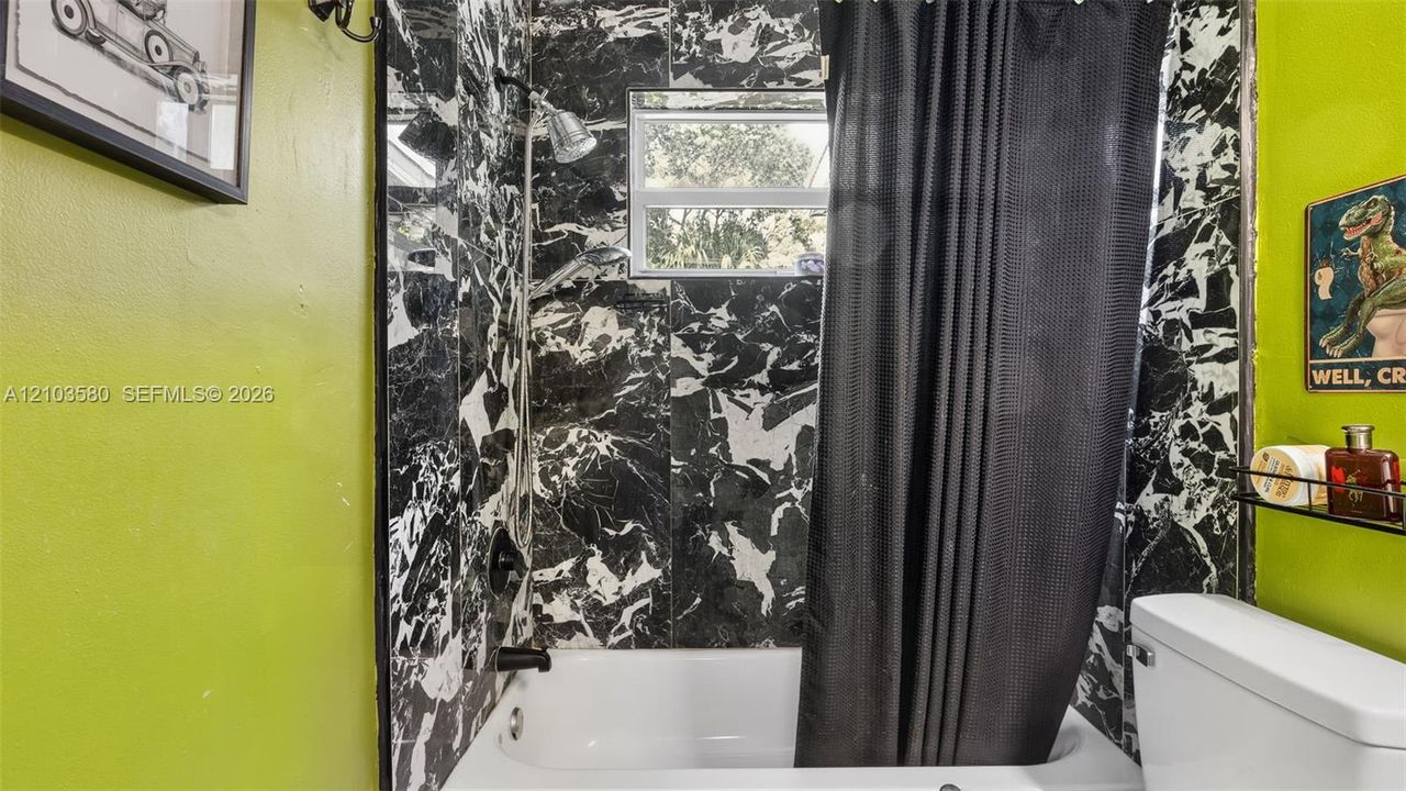 На продажу: $499,900 (2 спален, 1 ванн, 1161 Квадратных фут)