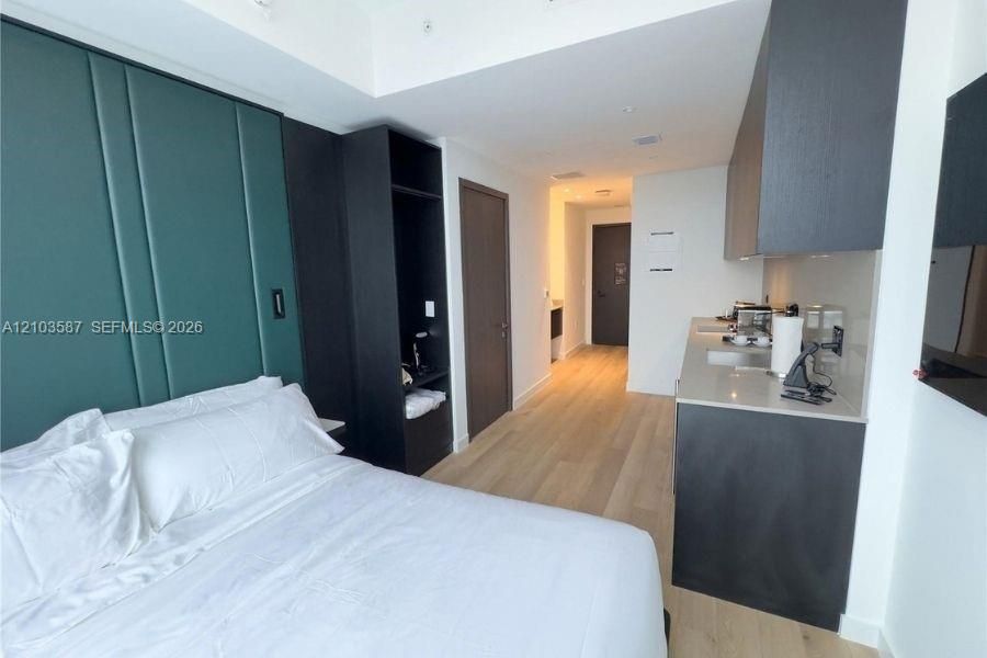En Venta: $410,000 (0 camas, 1 baños, 275 Pies cuadrados)