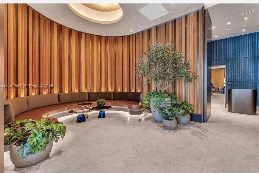 En Venta: $410,000 (0 camas, 1 baños, 275 Pies cuadrados)