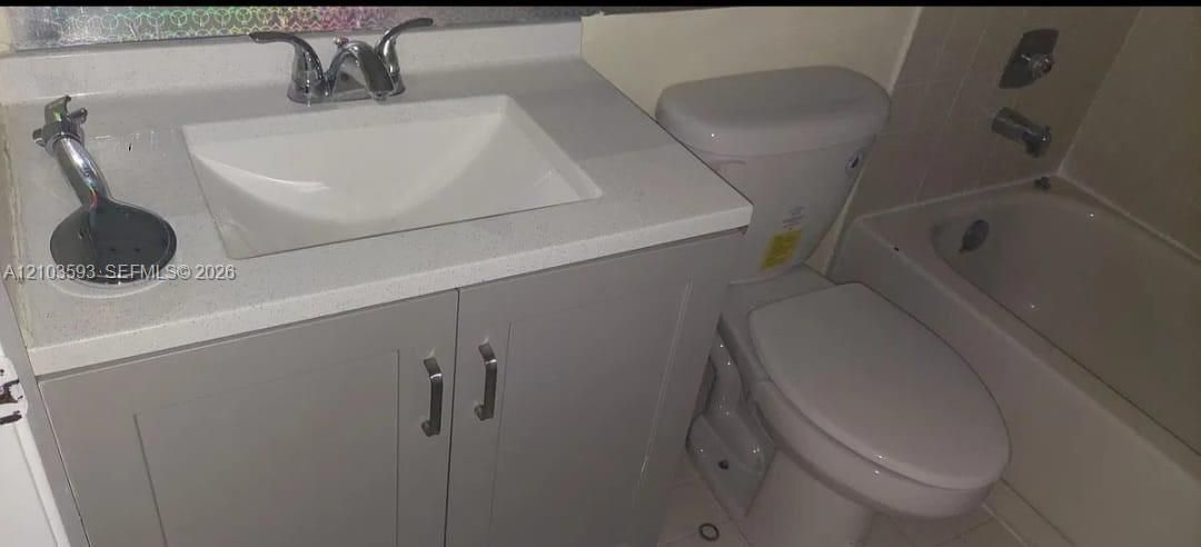 В аренду: $2,300 (2 спален, 2 ванн, 936 Квадратных фут)