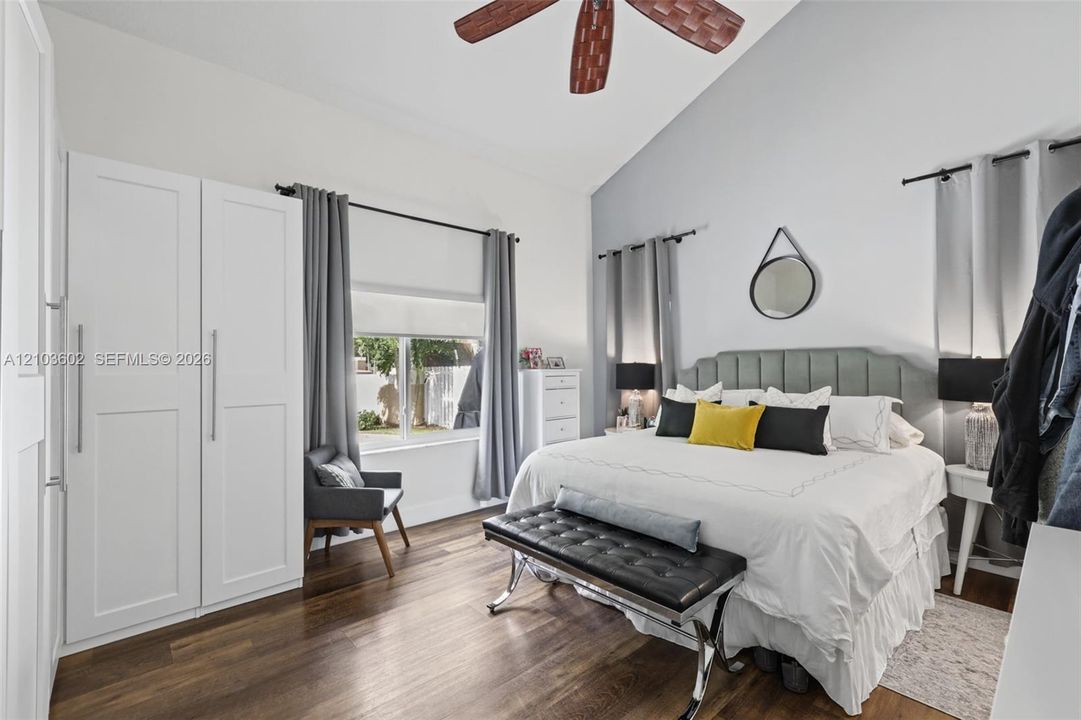 En Venta: $960,000 (3 camas, 2 baños, 2336 Pies cuadrados)