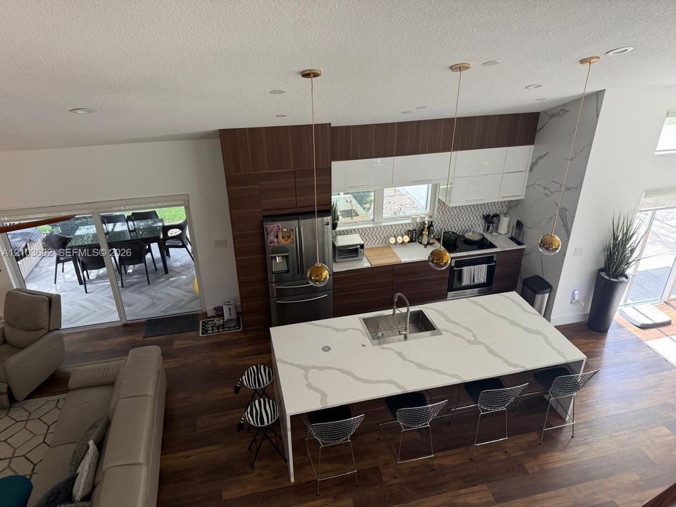 En Venta: $960,000 (3 camas, 2 baños, 2336 Pies cuadrados)