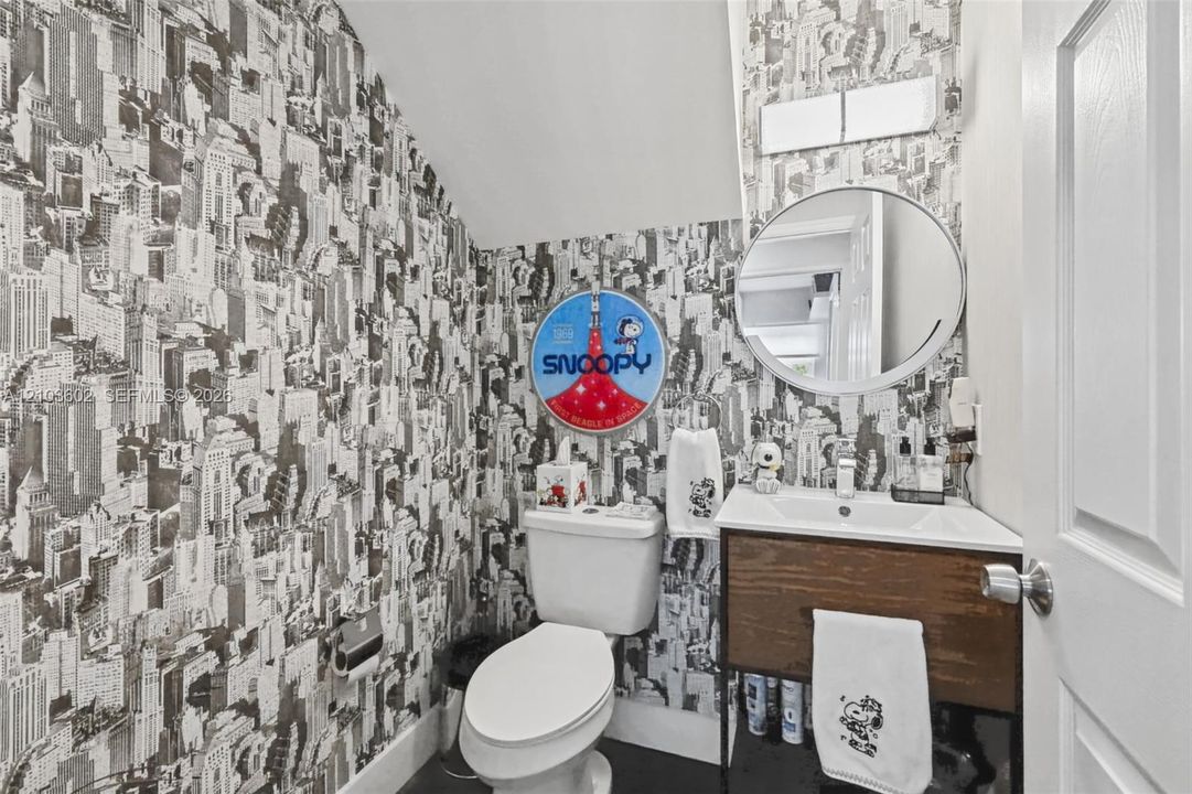 En Venta: $960,000 (3 camas, 2 baños, 2336 Pies cuadrados)