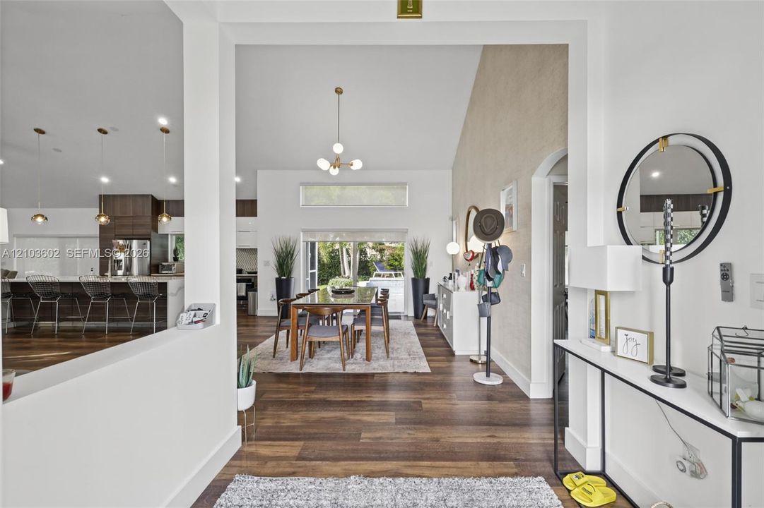 En Venta: $960,000 (3 camas, 2 baños, 2336 Pies cuadrados)