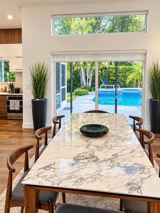 En Venta: $960,000 (3 camas, 2 baños, 2336 Pies cuadrados)
