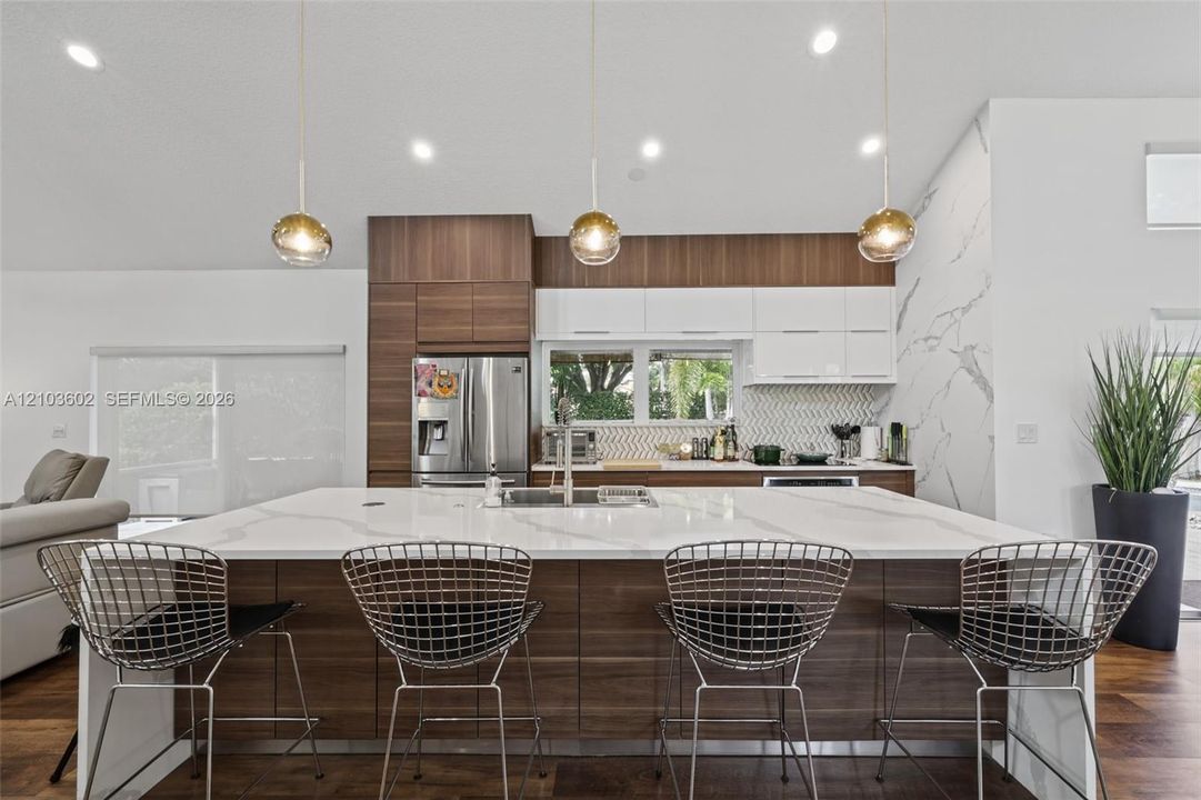 En Venta: $960,000 (3 camas, 2 baños, 2336 Pies cuadrados)