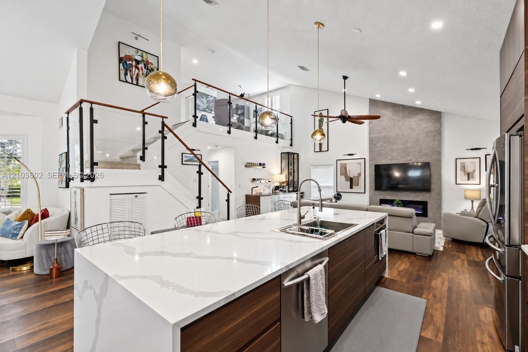En Venta: $960,000 (3 camas, 2 baños, 2336 Pies cuadrados)