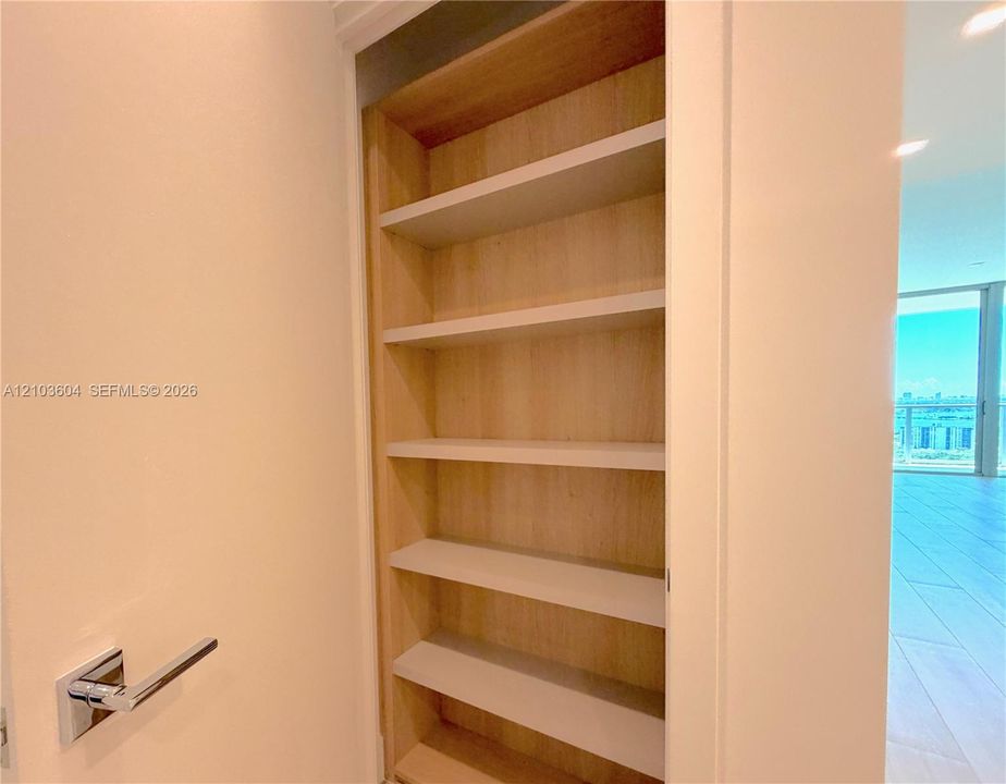 For Rent: $6,600 (1 beds, 2 baths, 1081 Square Feet)