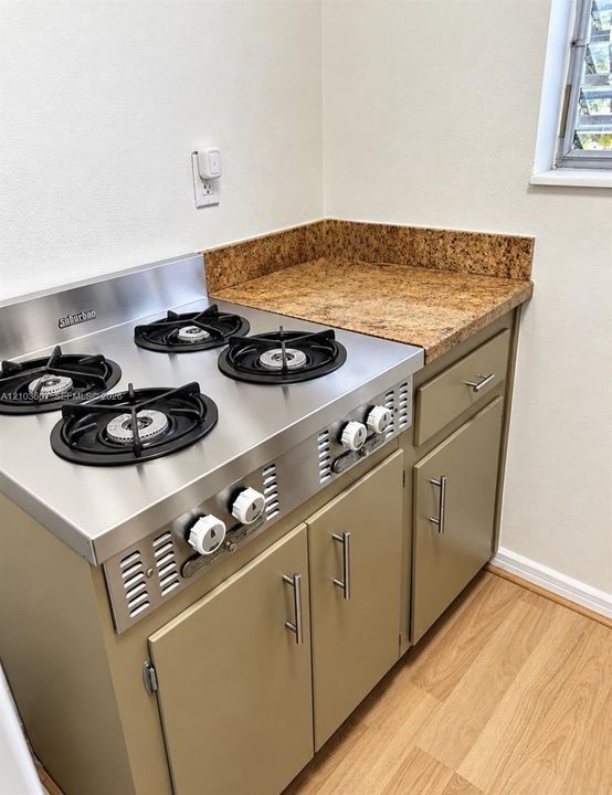 En Venta: $140,000 (0 camas, 1 baños, 406 Pies cuadrados)