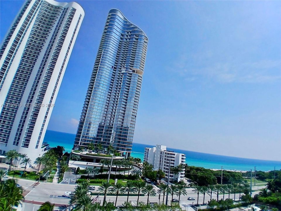 For Sale: $575,000 (2 beds, 2 baths, 1521 Square Feet)
