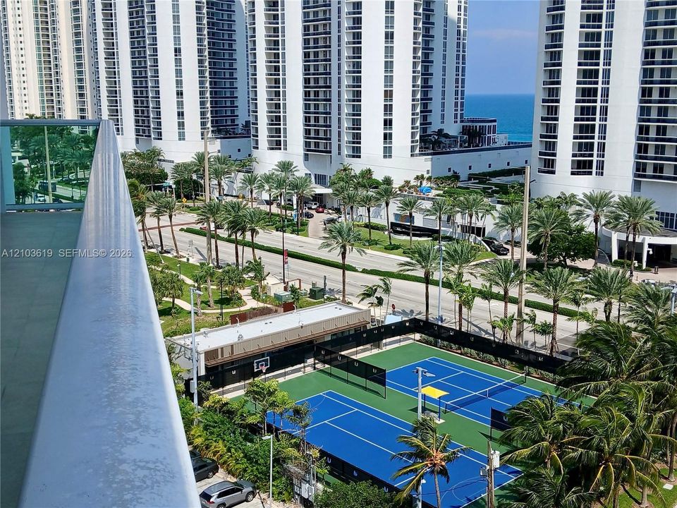 For Sale: $575,000 (2 beds, 2 baths, 1521 Square Feet)