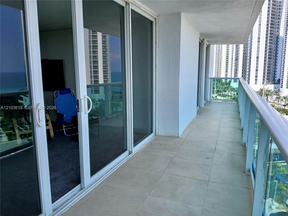 For Sale: $575,000 (2 beds, 2 baths, 1521 Square Feet)