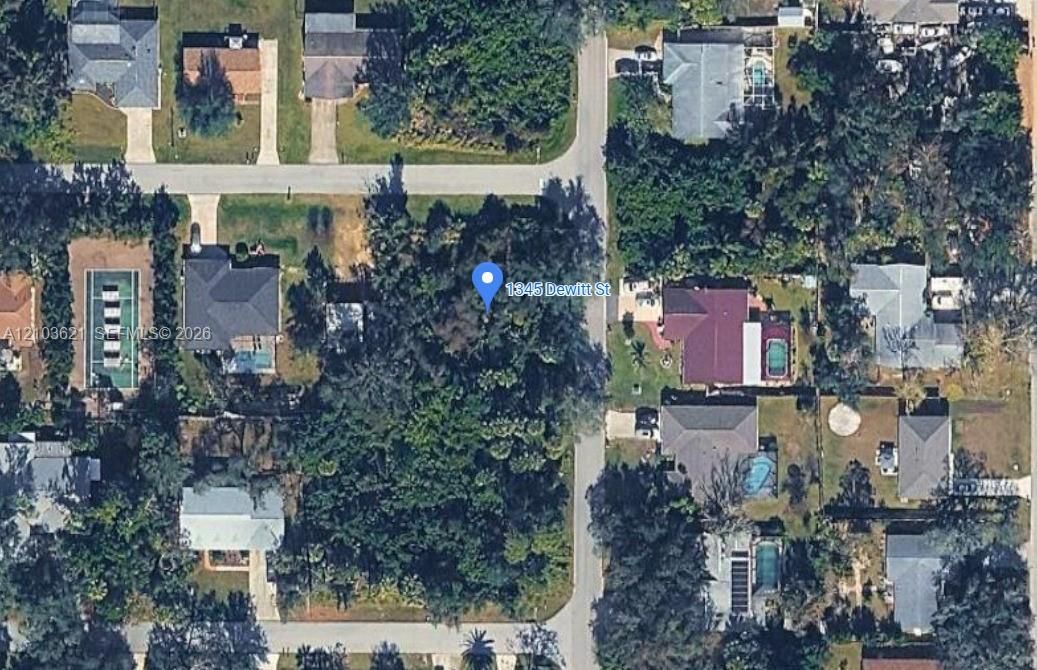 На продажу: $26,995 (0.26 acres)