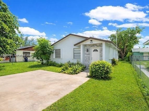 For Sale: $387,000 (3 beds, 2 baths, 1206 Square Feet)
