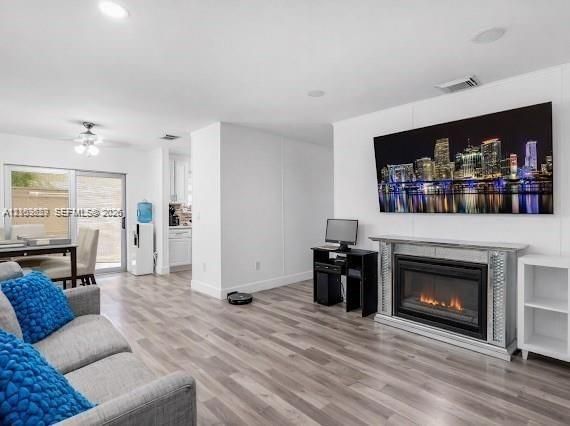 For Sale: $387,000 (3 beds, 2 baths, 1206 Square Feet)