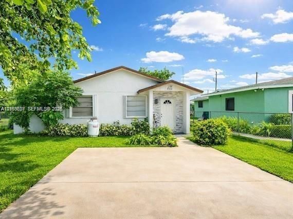 For Sale: $387,000 (3 beds, 2 baths, 1206 Square Feet)