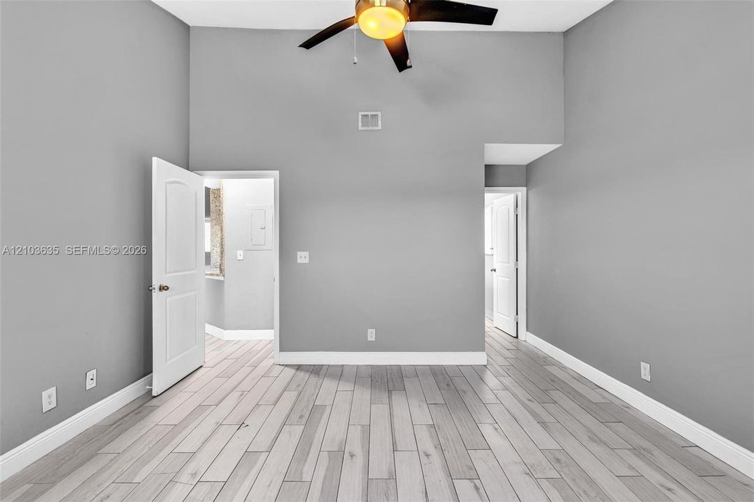 For Rent: $2,395 (2 beds, 2 baths, 1096 Square Feet)