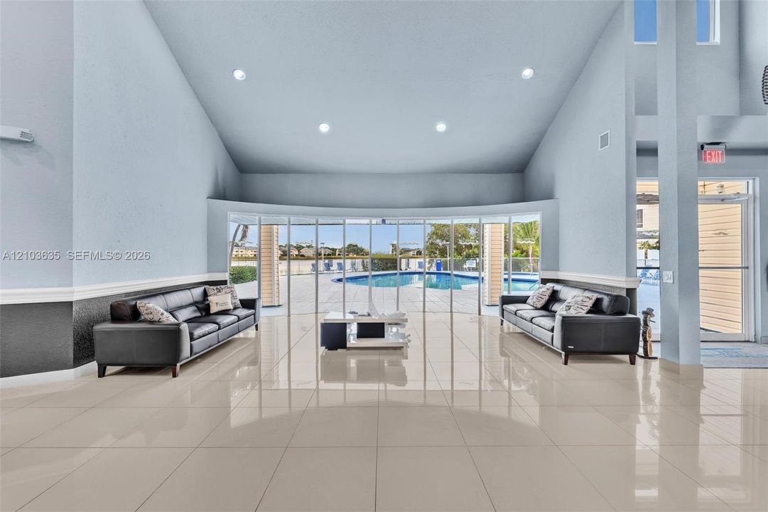 For Rent: $2,395 (2 beds, 2 baths, 1096 Square Feet)