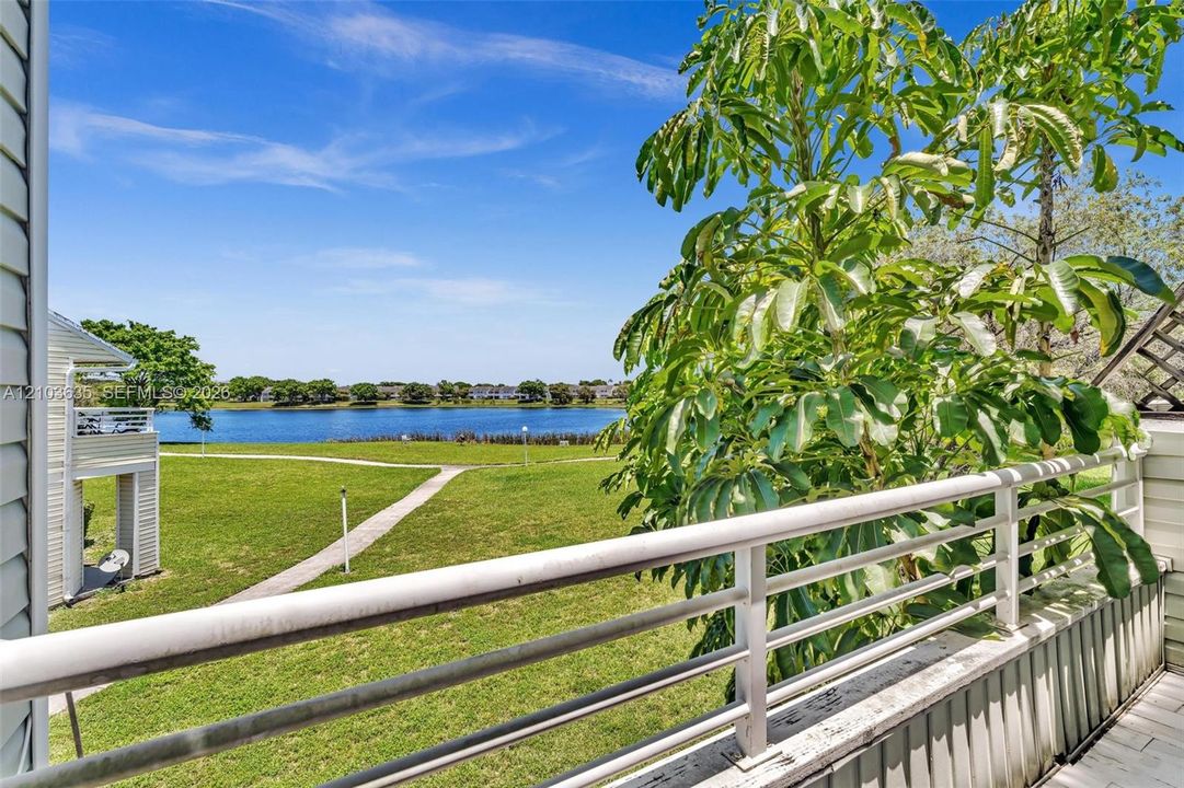 For Rent: $2,395 (2 beds, 2 baths, 1096 Square Feet)