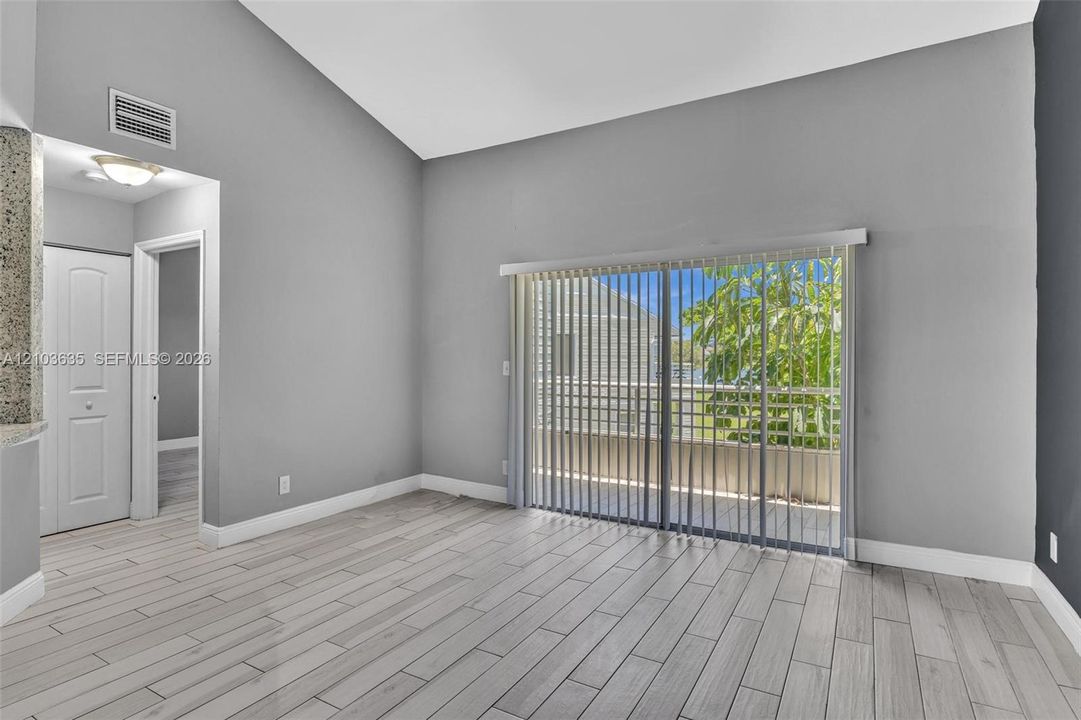 For Rent: $2,395 (2 beds, 2 baths, 1096 Square Feet)