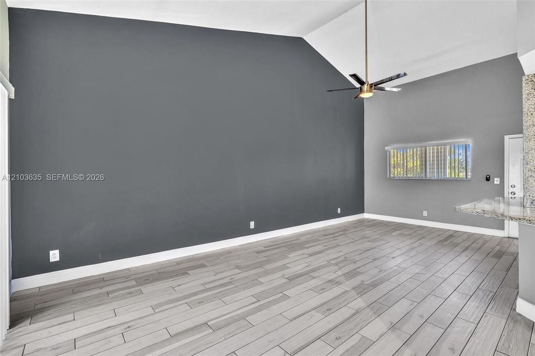For Rent: $2,395 (2 beds, 2 baths, 1096 Square Feet)