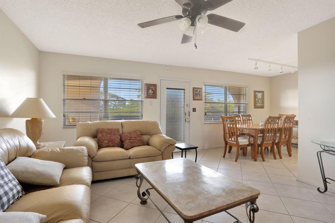 Living Room/Dining