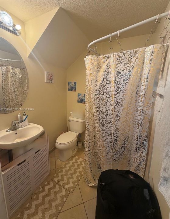 Master Bathroom 1st floor