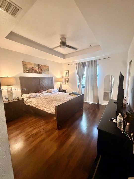 На продажу: $450,000 (4 спален, 2 ванн, 1868 Квадратных фут)