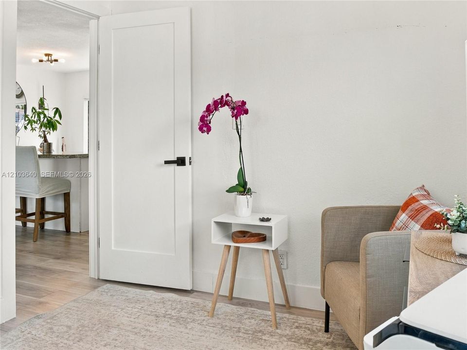 En Venta: $589,000 (3 camas, 2 baños, 1200 Pies cuadrados)