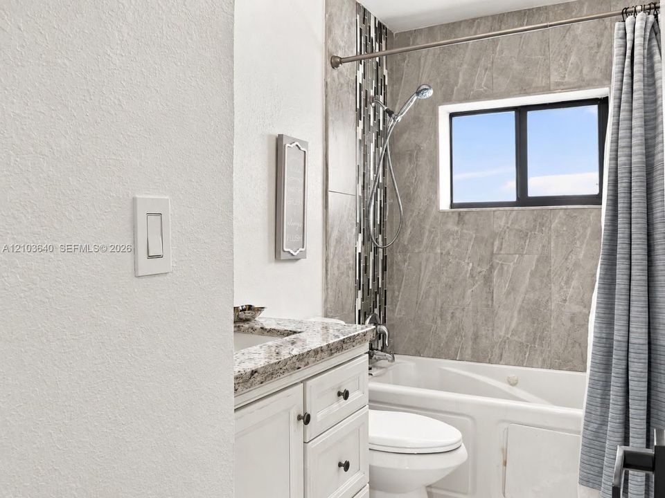 En Venta: $589,000 (3 camas, 2 baños, 1200 Pies cuadrados)