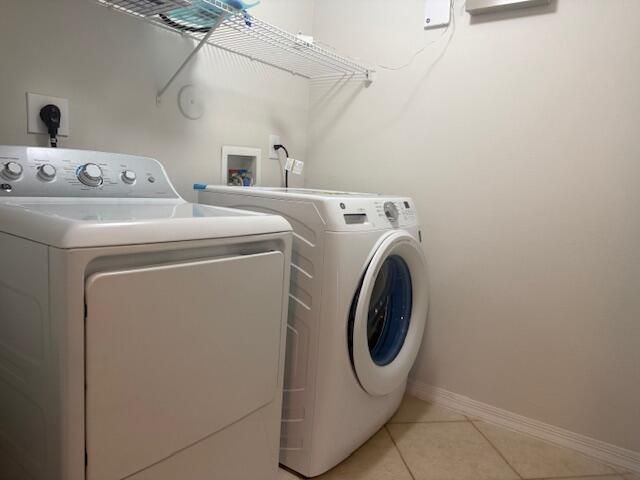 washer & dryer in unit