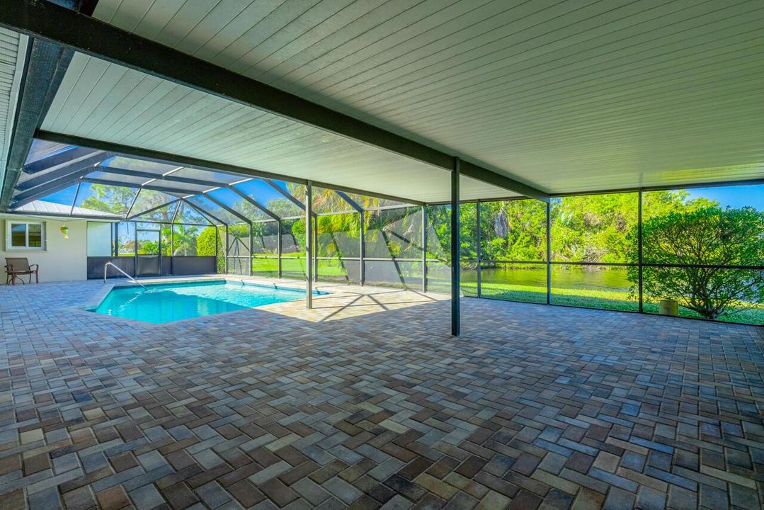 1425 SE Sunshine Ave-044
