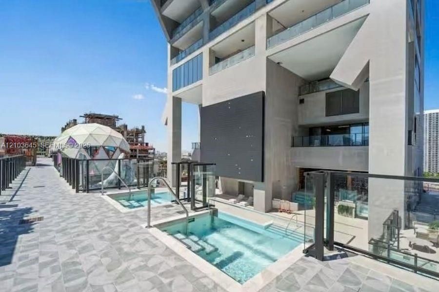 For Sale: $499,000 (0 beds, 1 baths, 336 Square Feet)