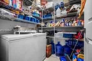 En Venta: $639,000 (5 camas, 3 baños, 2526 Pies cuadrados)