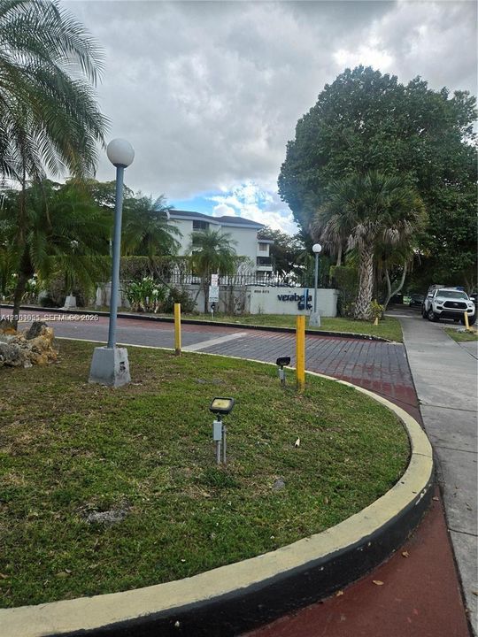 For Rent: $2,050 (2 beds, 2 baths, 1132 Square Feet)