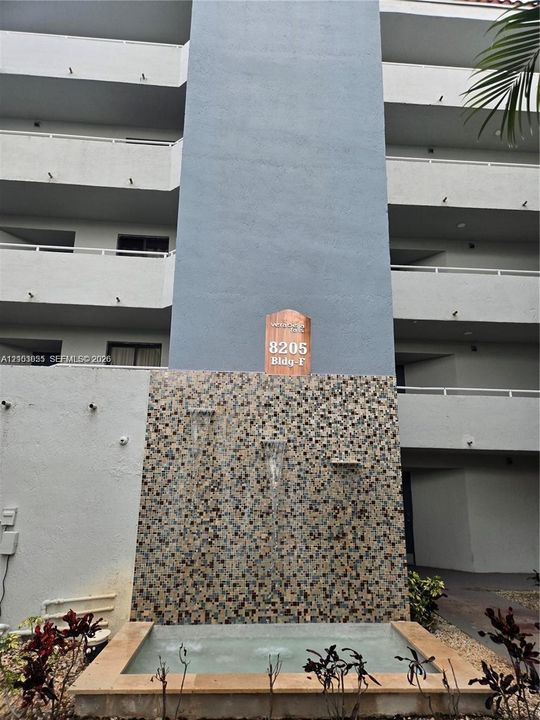 For Rent: $2,050 (2 beds, 2 baths, 1132 Square Feet)