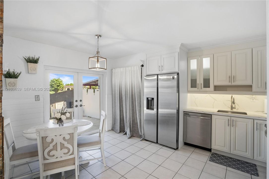 En Venta: $545,000 (3 camas, 1 baños, 1015 Pies cuadrados)