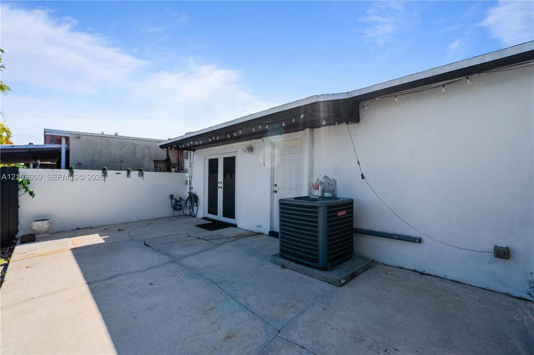 En Venta: $545,000 (3 camas, 1 baños, 1015 Pies cuadrados)