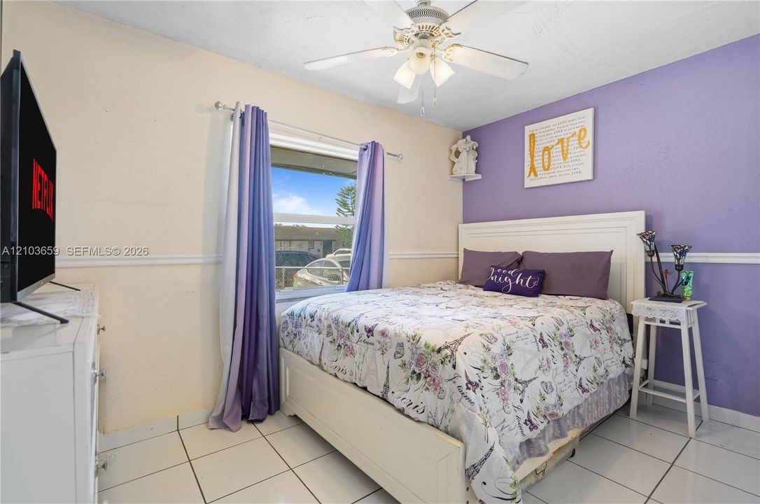 En Venta: $545,000 (3 camas, 1 baños, 1015 Pies cuadrados)
