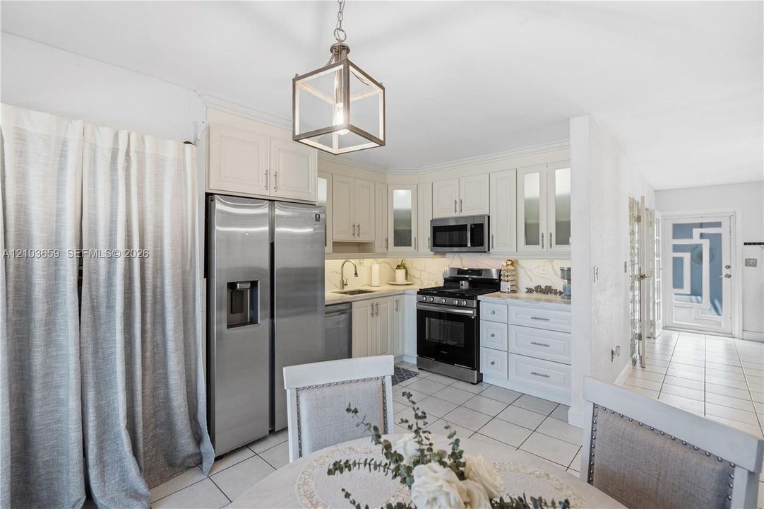 En Venta: $545,000 (3 camas, 1 baños, 1015 Pies cuadrados)