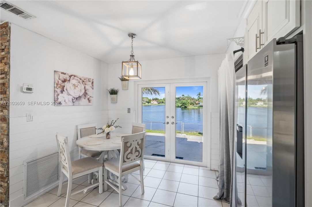 En Venta: $545,000 (3 camas, 1 baños, 1015 Pies cuadrados)