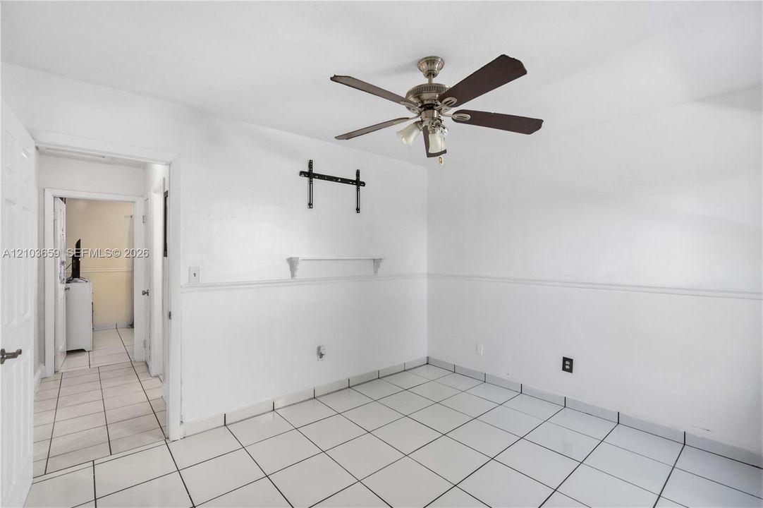 En Venta: $545,000 (3 camas, 1 baños, 1015 Pies cuadrados)