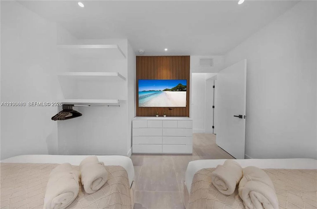В аренду: $3,800 (2 спален, 2 ванн, 900 Квадратных фут)