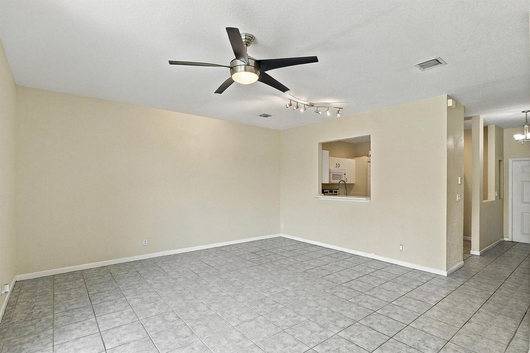 Living/ TV Room